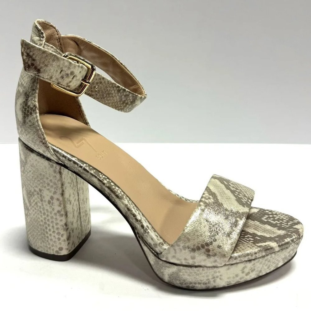 Naturalizer Womens Briar Sandal White/Tan Snake Size 9Narrow